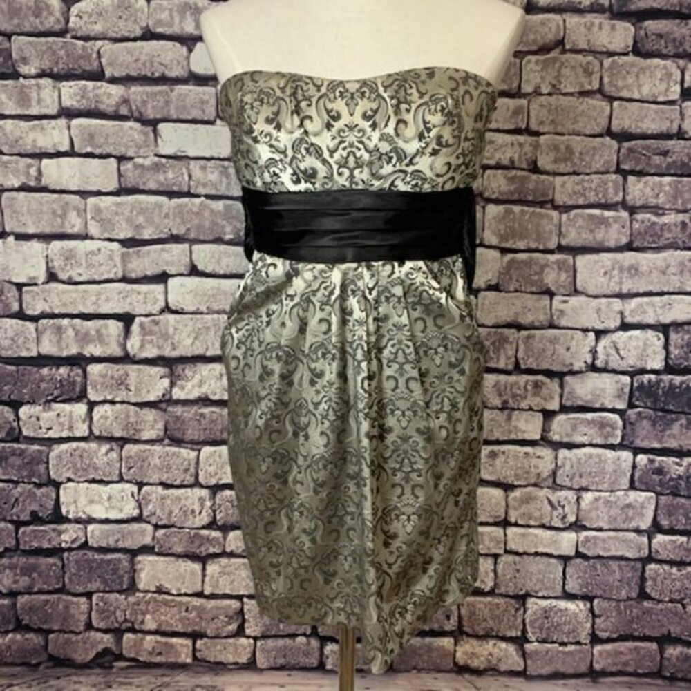 Speechless Metallic Dress With Tie Size 9